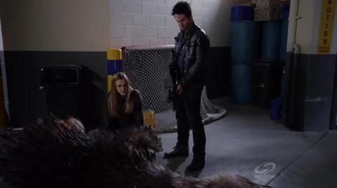 VampireDiariesWorld-dot-org_PrimevalNewWorld-1x10-2204.jpg