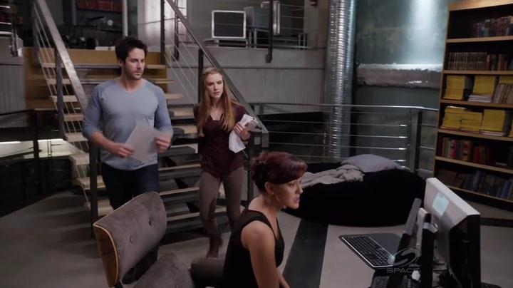 VampireDiariesWorld-dot-org_PrimevalNewWorld-1x11-0558.jpg VampireDiariesWorld-dot-org_PrimevalNewWorld-1x11-0558.jpg