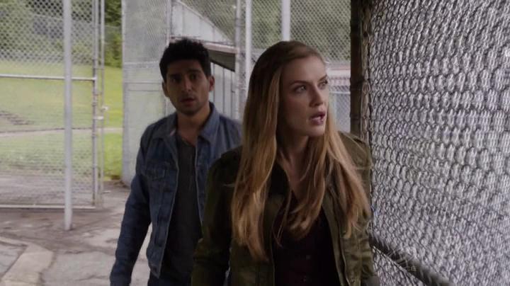 VampireDiariesWorld-dot-org_PrimevalNewWorld-1x11-1035.jpg