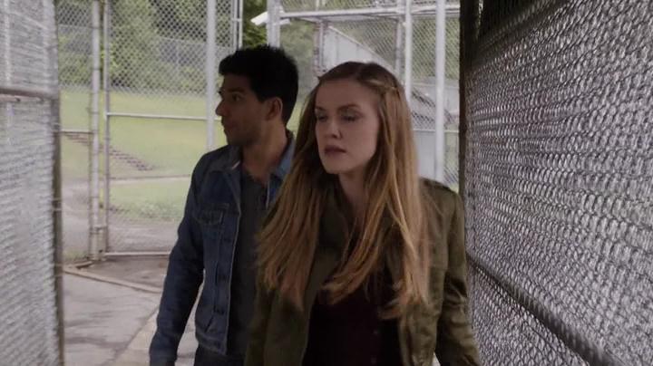 VampireDiariesWorld-dot-org_PrimevalNewWorld-1x11-1036.jpg