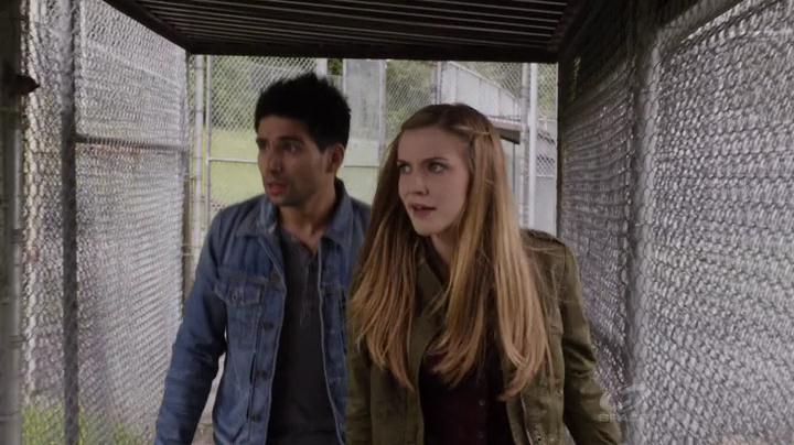 VampireDiariesWorld-dot-org_PrimevalNewWorld-1x11-1037.jpg