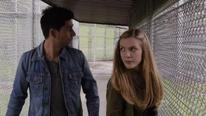 VampireDiariesWorld-dot-org_PrimevalNewWorld-1x11-1041.jpg