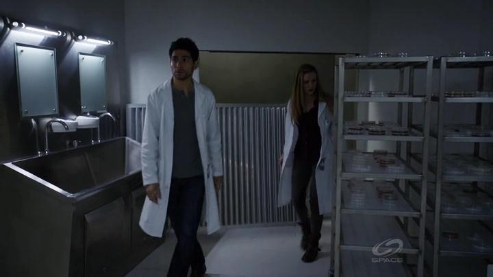 VampireDiariesWorld-dot-org_PrimevalNewWorld-1x11-2104.jpg