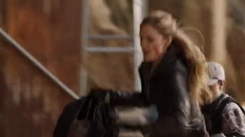 VampireDiariesWorld-dot-org_PrimevalNewWorldS01E13-0354.jpg