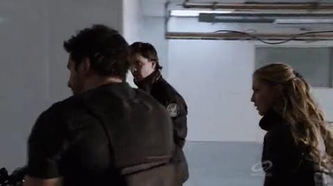 VampireDiariesWorld-dot-org_PrimevalNewWorldS01E13-1027.jpg