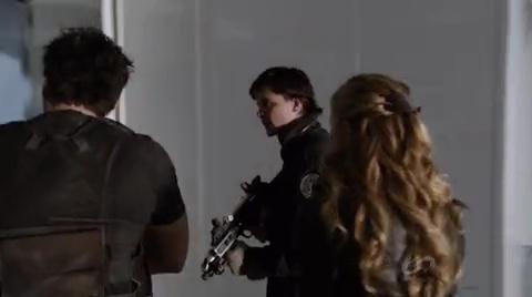 VampireDiariesWorld-dot-org_PrimevalNewWorldS01E13-1028.jpg