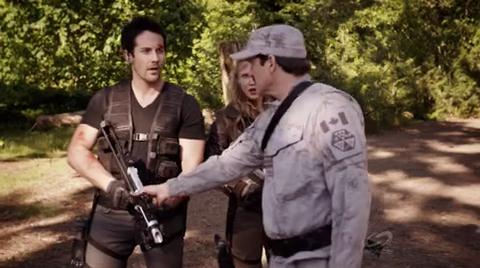 VampireDiariesWorld-dot-org_PrimevalNewWorldS01E13-1292.jpg