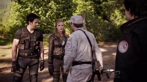 VampireDiariesWorld-dot-org_PrimevalNewWorldS01E13-1317.jpg