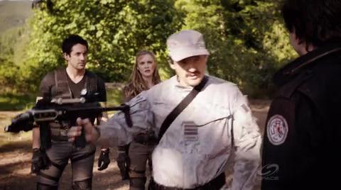 VampireDiariesWorld-dot-org_PrimevalNewWorldS01E13-1332.jpg