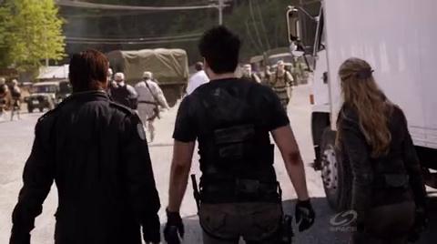 VampireDiariesWorld-dot-org_PrimevalNewWorldS01E13-1396.jpg