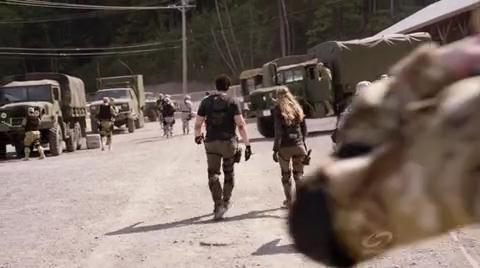 VampireDiariesWorld-dot-org_PrimevalNewWorldS01E13-1417.jpg