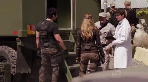 VampireDiariesWorld-dot-org_PrimevalNewWorldS01E13-1477.jpg