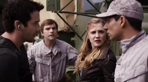 VampireDiariesWorld-dot-org_PrimevalNewWorldS01E13-2034.jpg
