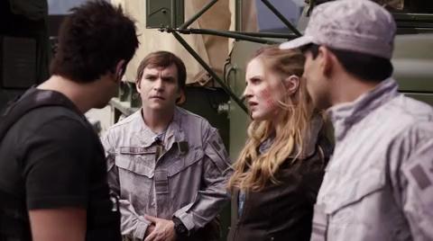 VampireDiariesWorld-dot-org_PrimevalNewWorldS01E13-2042.jpg