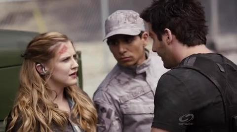 VampireDiariesWorld-dot-org_PrimevalNewWorldS01E13-2049.jpg
