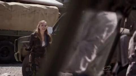 VampireDiariesWorld-dot-org_PrimevalNewWorldS01E13-2107.jpg