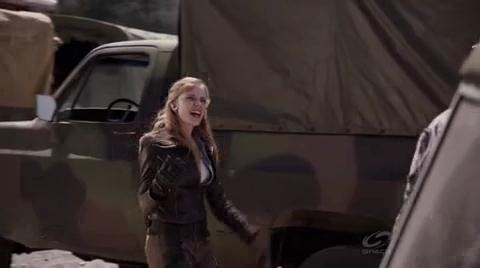 VampireDiariesWorld-dot-org_PrimevalNewWorldS01E13-2108.jpg