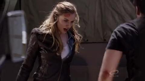 VampireDiariesWorld-dot-org_PrimevalNewWorldS01E13-2116.jpg