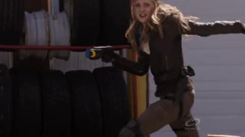VampireDiariesWorld-dot-org_PrimevalNewWorldS01E13-2186.jpg