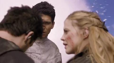 VampireDiariesWorld-dot-org_PrimevalNewWorldS01E13-2396.jpg