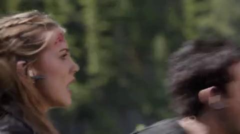VampireDiariesWorld-dot-org_PrimevalNewWorldS01E13-2430.jpg