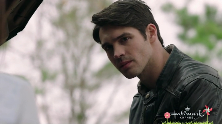 VampireDiariesWorld-dot-nl_HomeBySpring1104.jpg