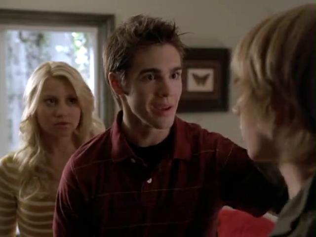 VampireDiariesWorld-dot-org_MinuteMan3200.jpg