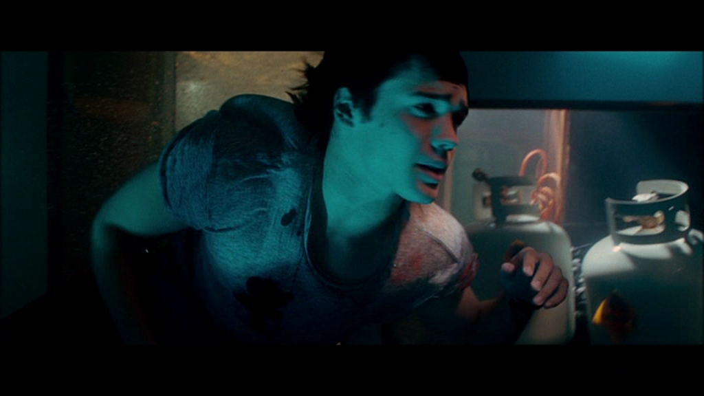 VampireDiariesWorld-dot-org_Pirahna3d01405.png