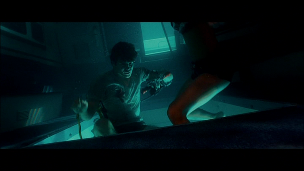 VampireDiariesWorld-dot-org_Pirahna3d01486.png