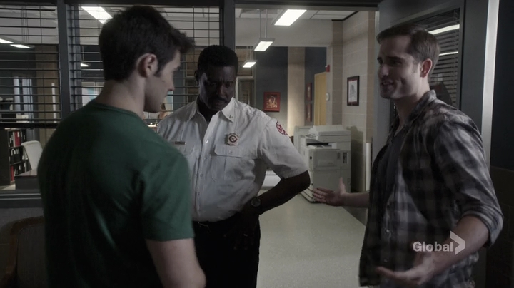 VampireDiariesWorld_dot_nl-ChigagoFire4x01-0591.jpg