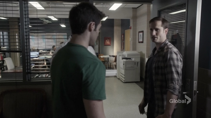 VampireDiariesWorld_dot_nl-ChigagoFire4x01-0592.jpg