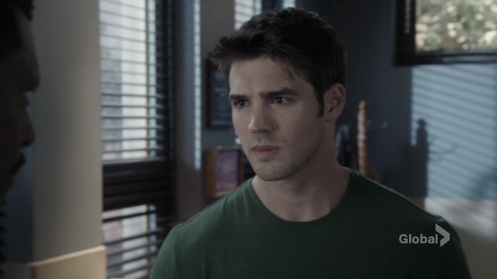 VampireDiariesWorld_dot_nl-ChigagoFire4x01-0597.jpg