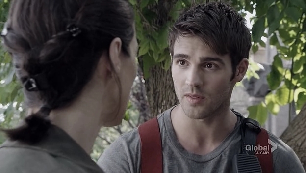 VampireDiariesWorld_dot_nl-ChigagoFire4x03-0361.jpg