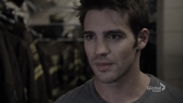 VampireDiariesWorld_dot_nl-ChigagoFire4x03-0932.jpg