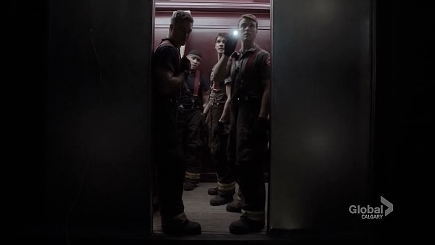 VampireDiariesWorld_dot_nl-ChigagoFire4x03-1597.jpg