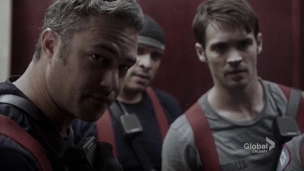 VampireDiariesWorld_dot_nl-ChigagoFire4x03-1601.jpg
