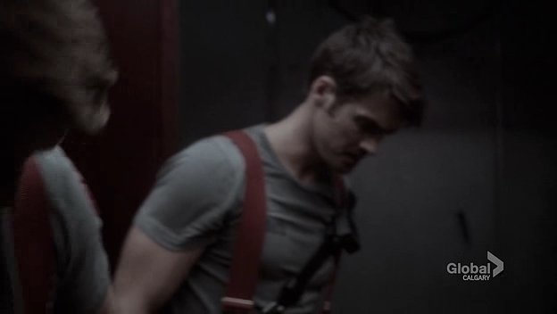 VampireDiariesWorld_dot_nl-ChigagoFire4x03-1624.jpg