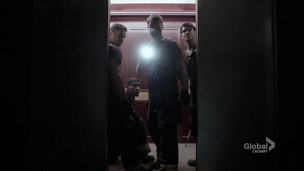 VampireDiariesWorld_dot_nl-ChigagoFire4x03-1631.jpg
