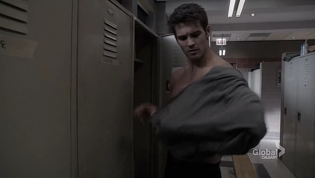 VampireDiariesWorld_dot_nl-ChigagoFire4x03-1932.jpg