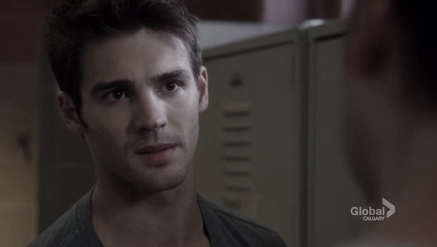 VampireDiariesWorld_dot_nl-ChigagoFire4x03-1955.jpg