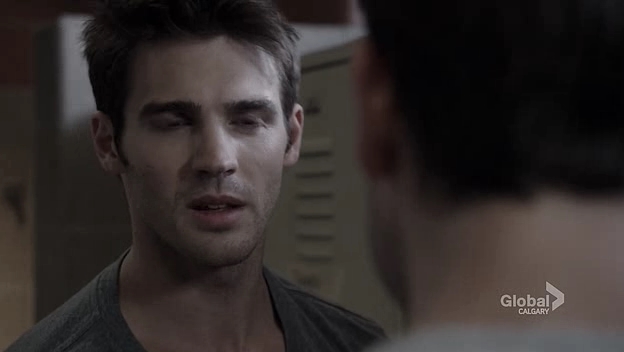 VampireDiariesWorld_dot_nl-ChigagoFire4x03-1966.jpg