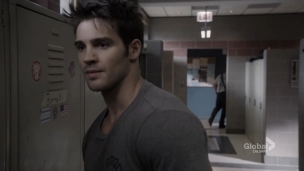 VampireDiariesWorld_dot_nl-ChigagoFire4x03-1977.jpg
