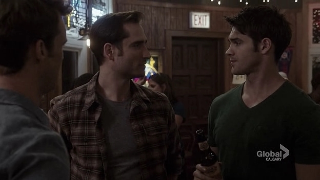 VampireDiariesWorld_dot_nl-ChigagoFire4x03-2131.jpg