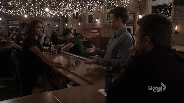 VampireDiariesWorld_dot_nl-ChigagoFire4x03-2177.jpg