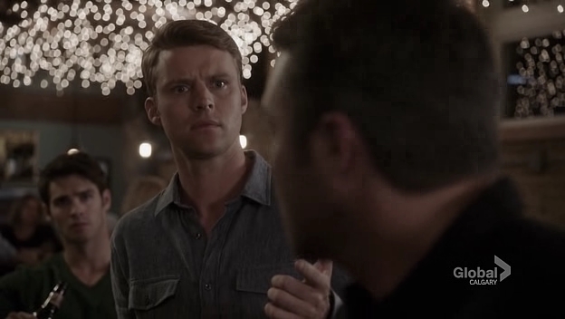 VampireDiariesWorld_dot_nl-ChigagoFire4x03-2223.jpg
