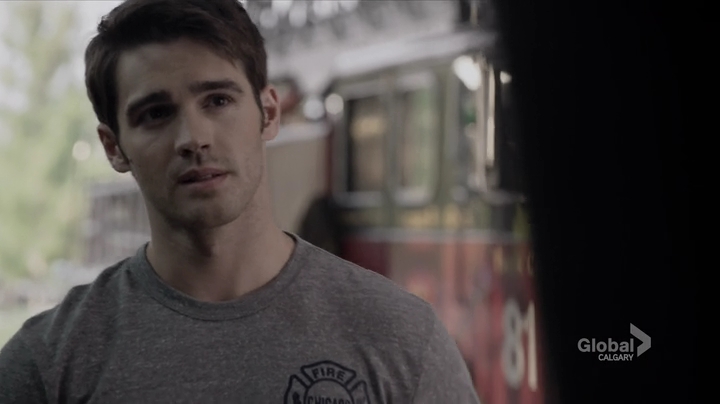 VampireDiariesWorld_dot_nl-ChigagoFire4x04-0529.jpg