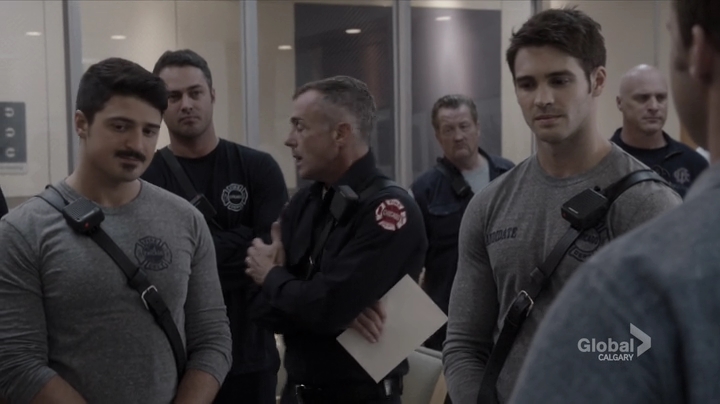 VampireDiariesWorld_dot_nl-ChigagoFire4x04-1722.jpg