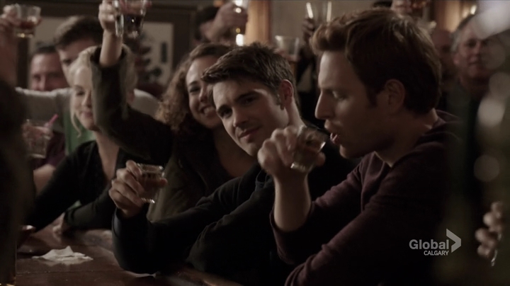 VampireDiariesWorld_dot_nl-ChigagoFire4x04-2204.jpg
