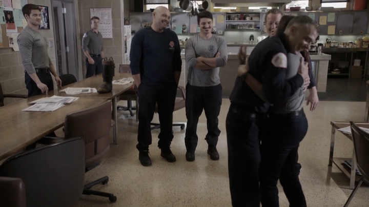 VampireDiariesWorld_dot_nl-ChigagoFire4x05-0283.jpg