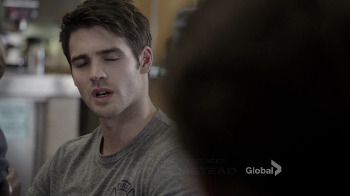 VampireDiariesWorld_dot_nl-ChigagoFire4x05-0693.jpg